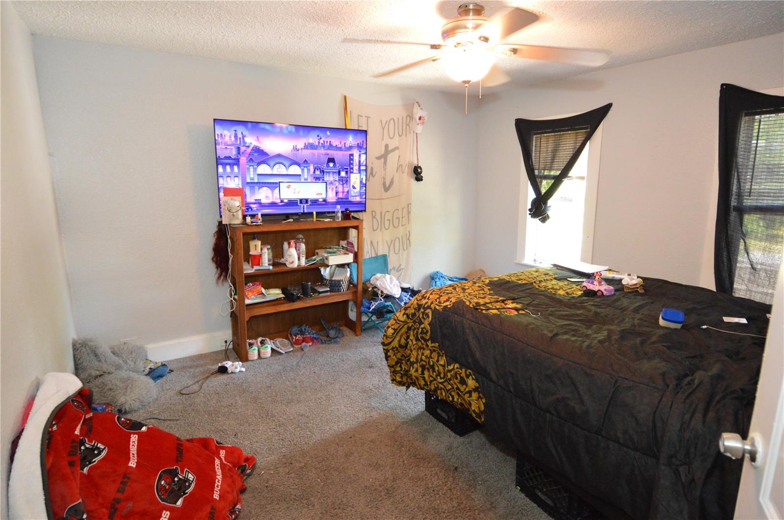 Image 53 of 73 For 811 18th Avenue S