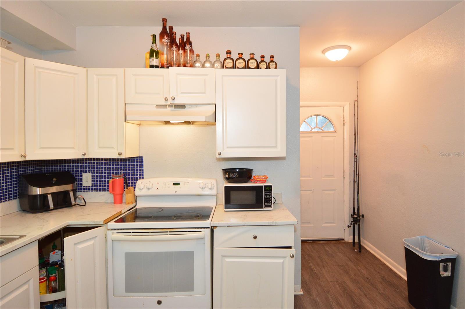 Image 6 of 73 For 811 18th Avenue S