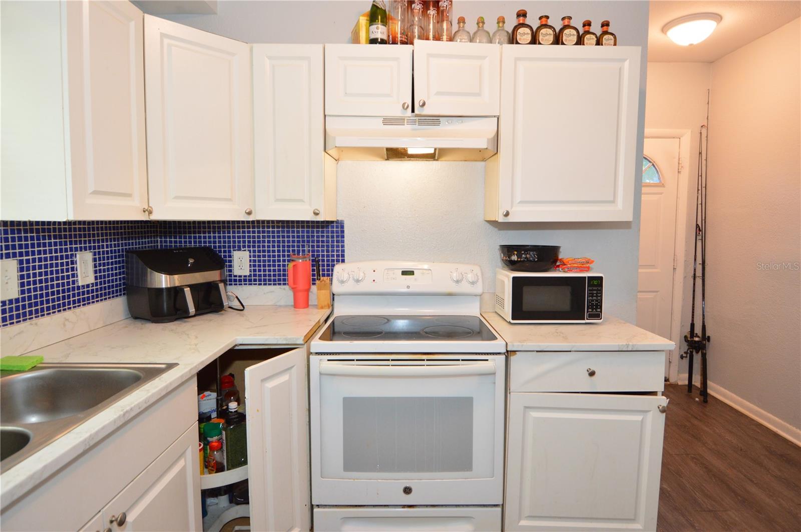 Image 9 of 73 For 811 18th Avenue S