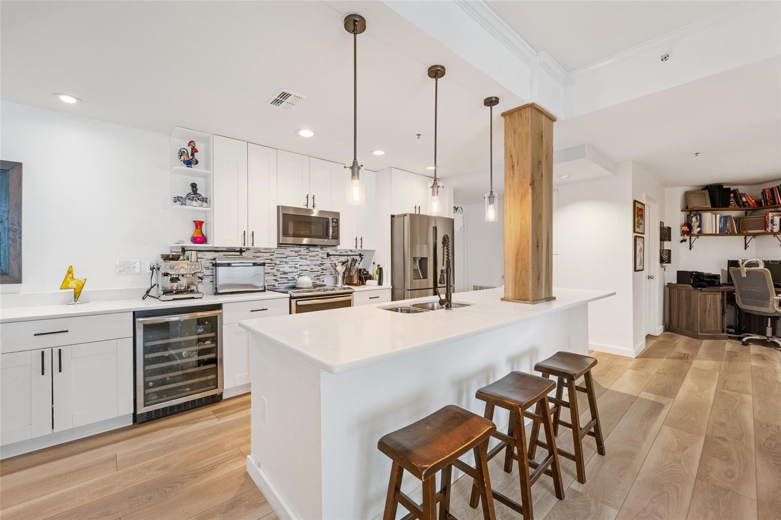 Image 3 of 35 For 700 Harbour Island Boulevard 521