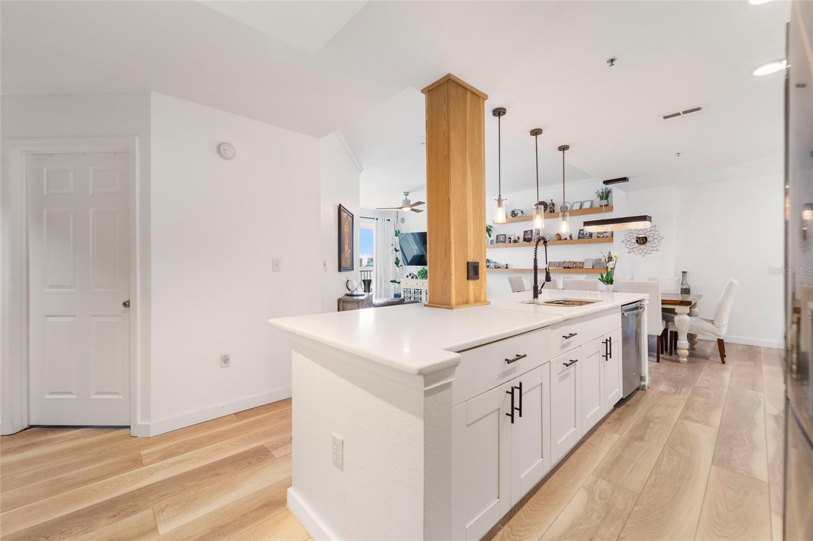 Image 4 of 35 For 700 Harbour Island Boulevard 521