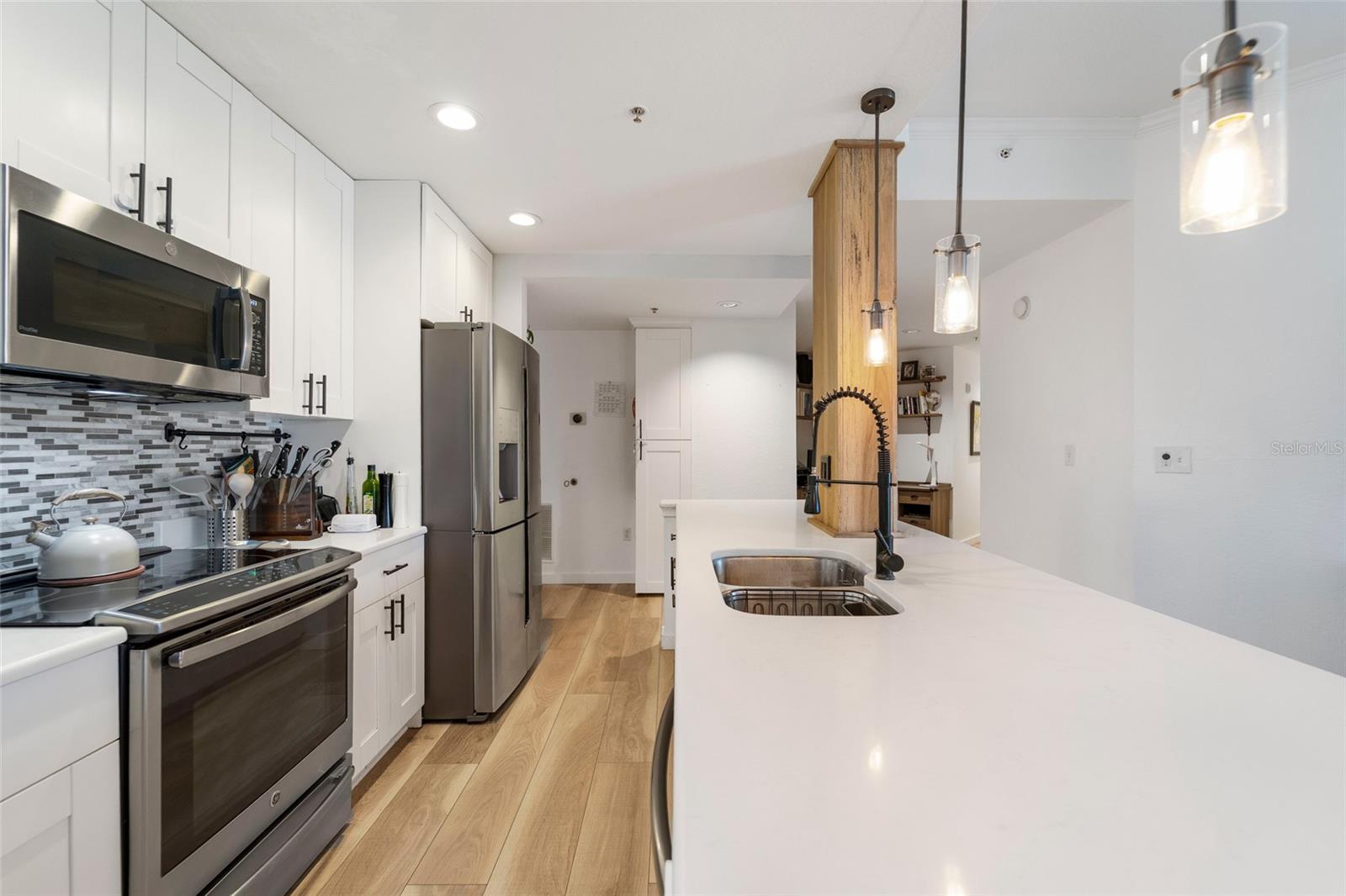 Image 8 of 35 For 700 Harbour Island Boulevard 521