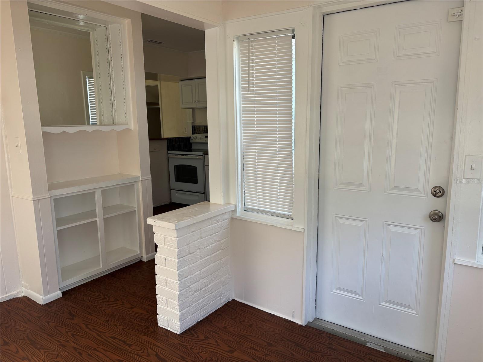 Image 3 of 20 For 2162 46th Avenue N