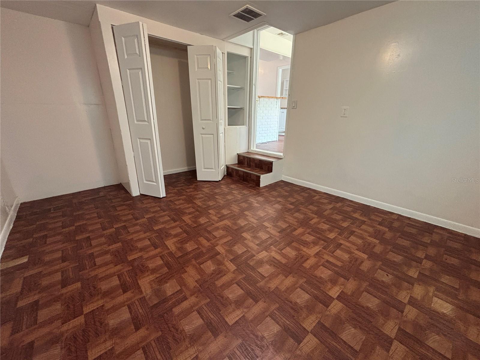 Image 9 of 20 For 2162 46th Avenue N