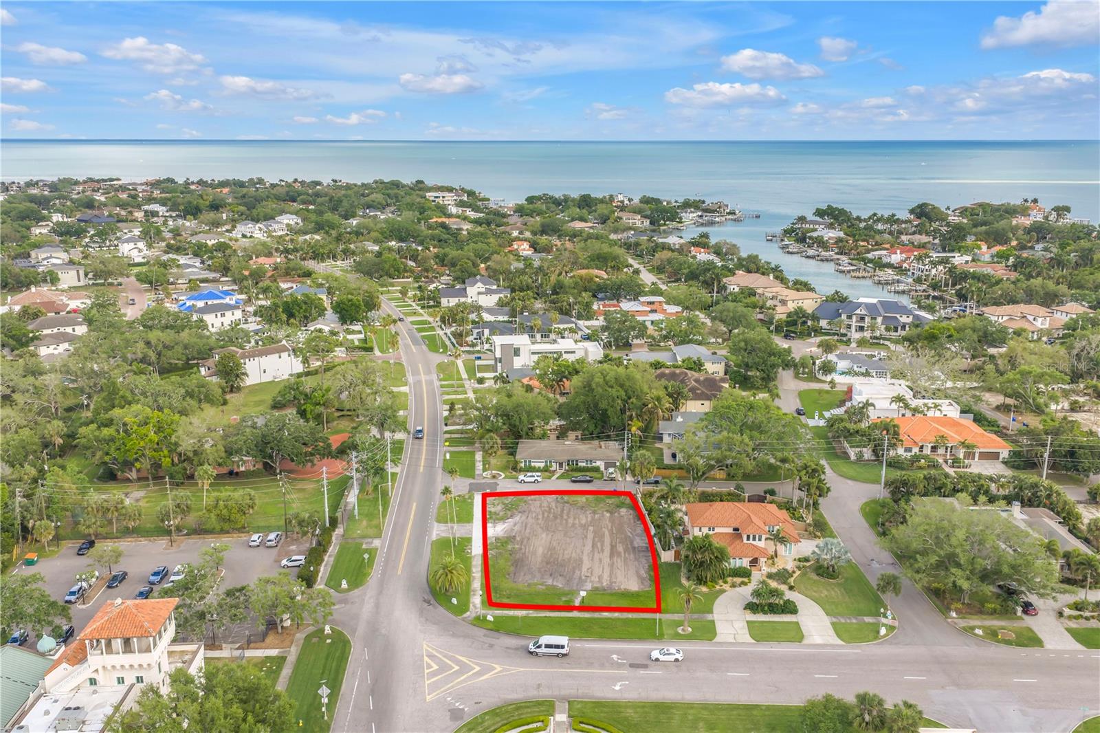 Listing photo id 8 for 515 Snell Isle Boulevard Ne