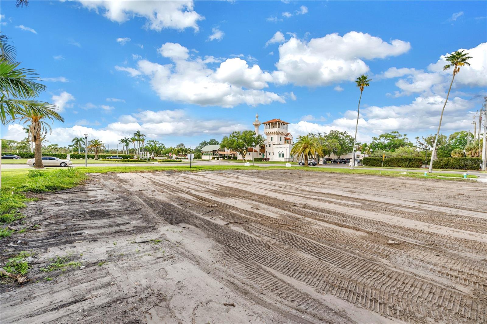 Listing photo id 0 for 515 Snell Isle Boulevard Ne