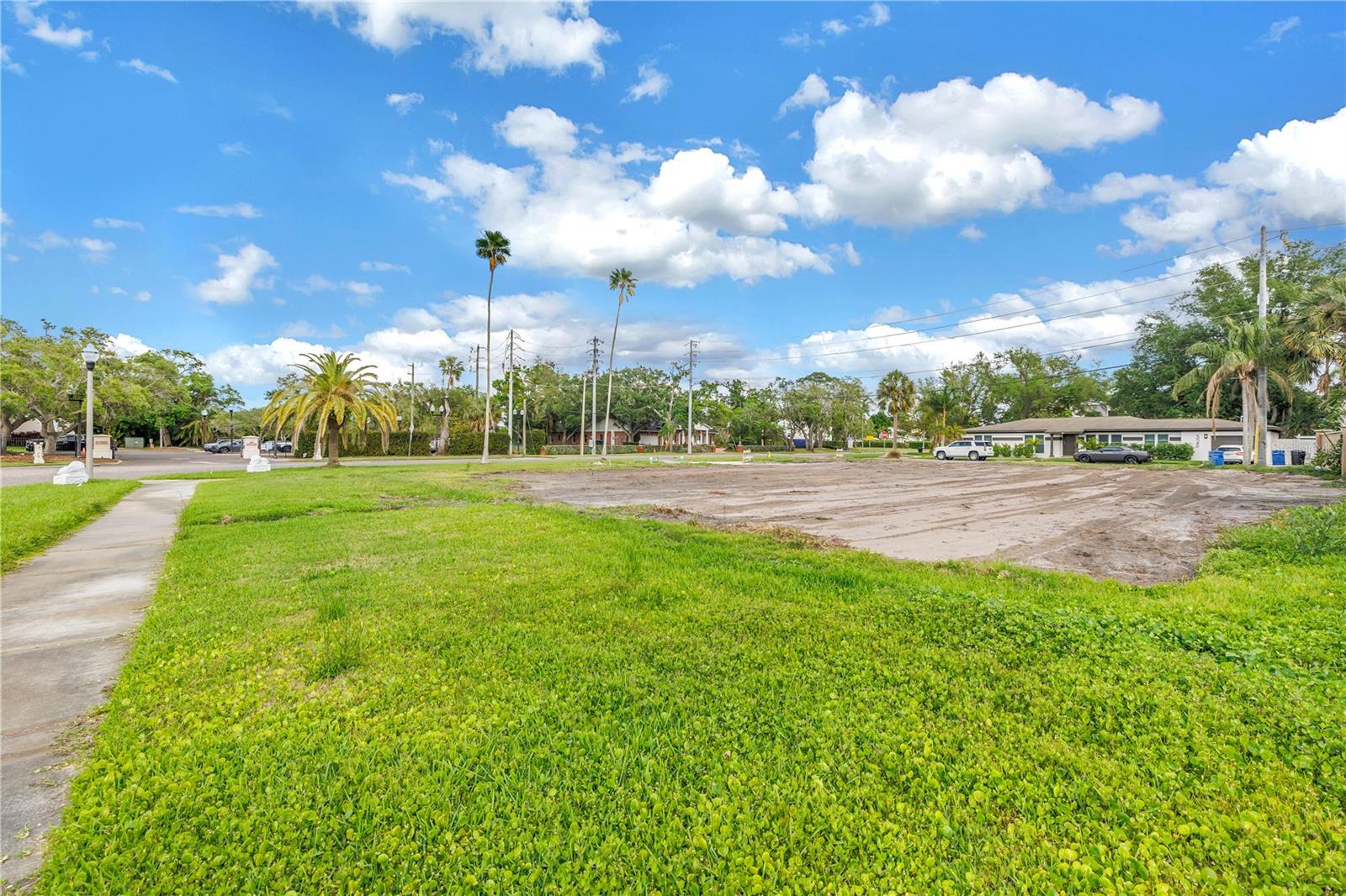 Listing photo id 1 for 515 Snell Isle Boulevard Ne