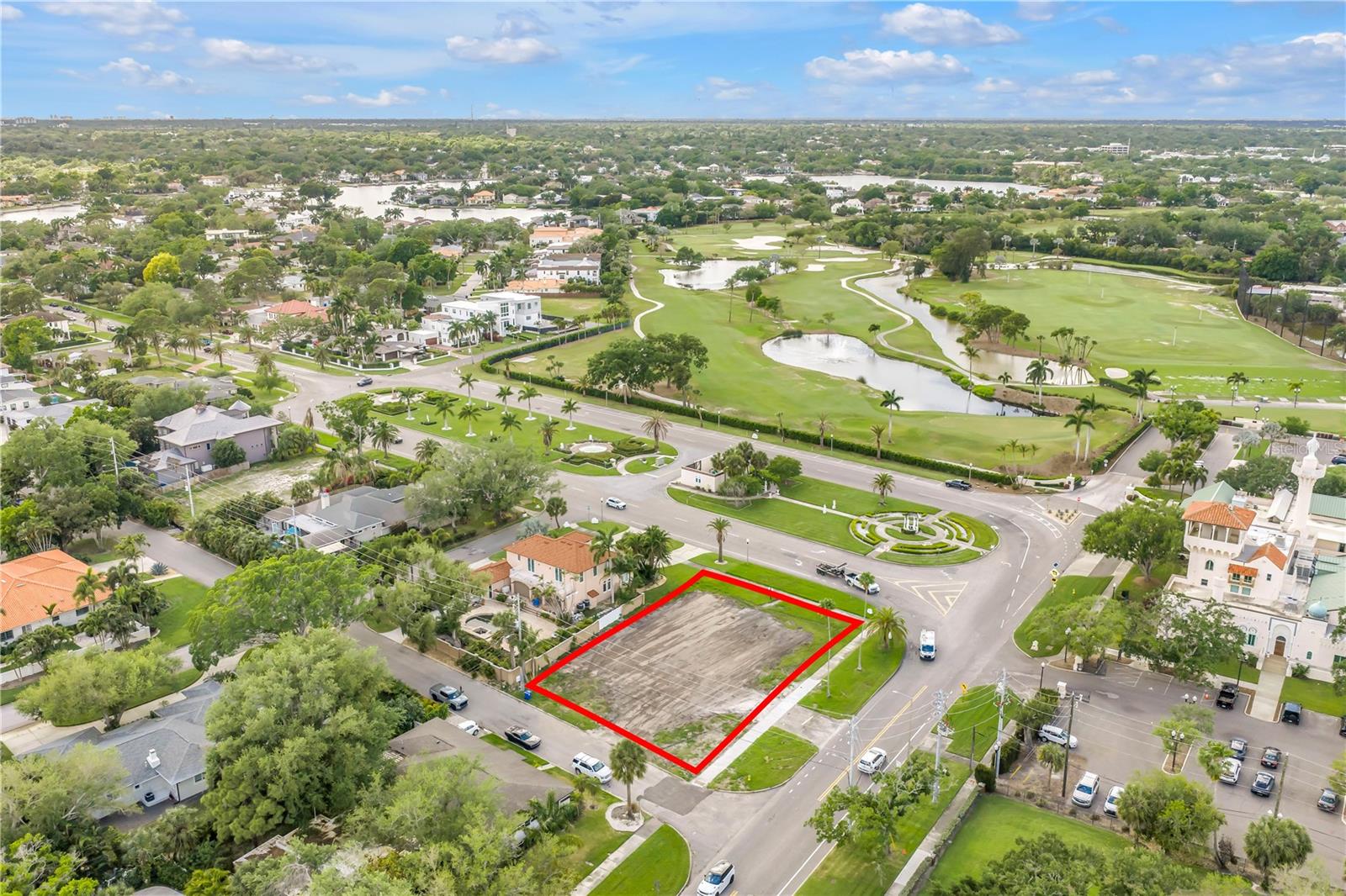 Listing photo id 4 for 515 Snell Isle Boulevard Ne