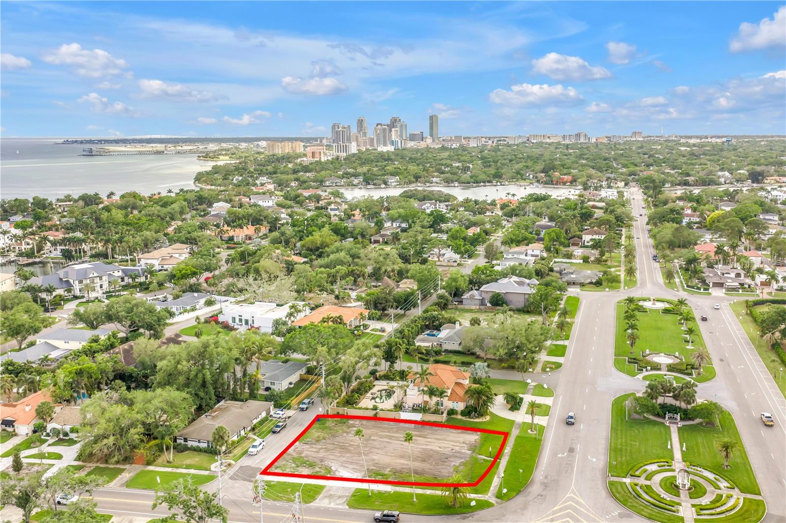 Listing photo id 6 for 515 Snell Isle Boulevard Ne