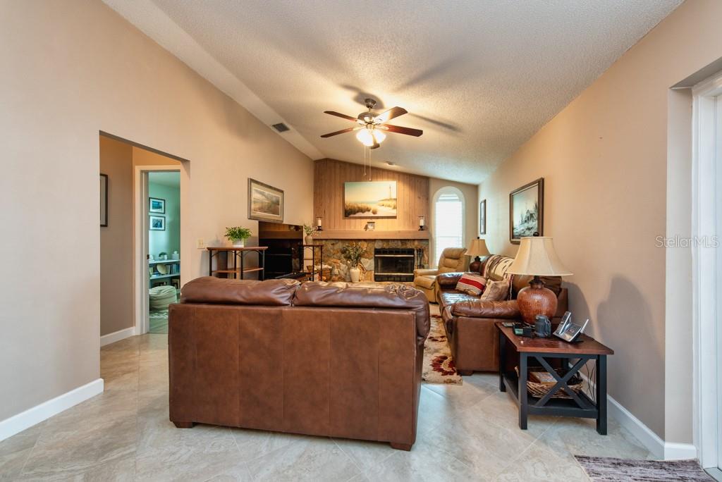 Image 14 of 43 For 2911 Lahlor Lane