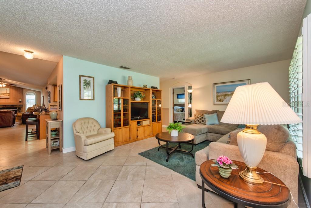 Image 4 of 43 For 2911 Lahlor Lane