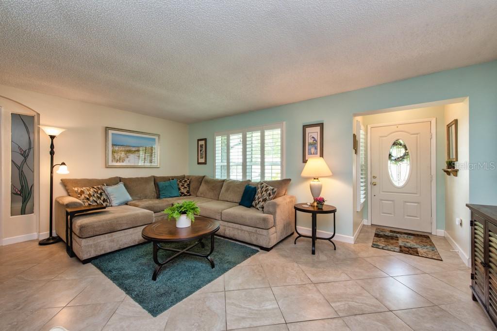 Image 5 of 43 For 2911 Lahlor Lane