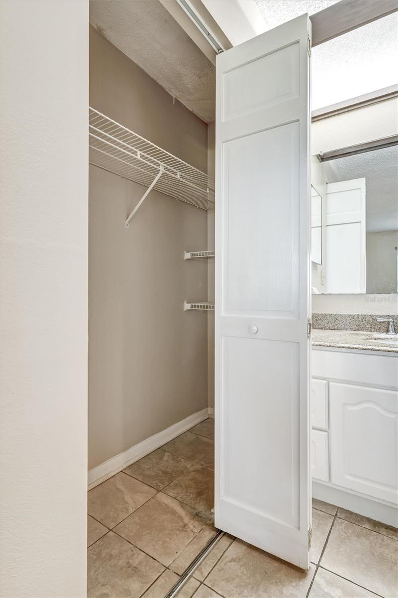 Image 21 of 32 For 2833 Orange Tree Circle N C