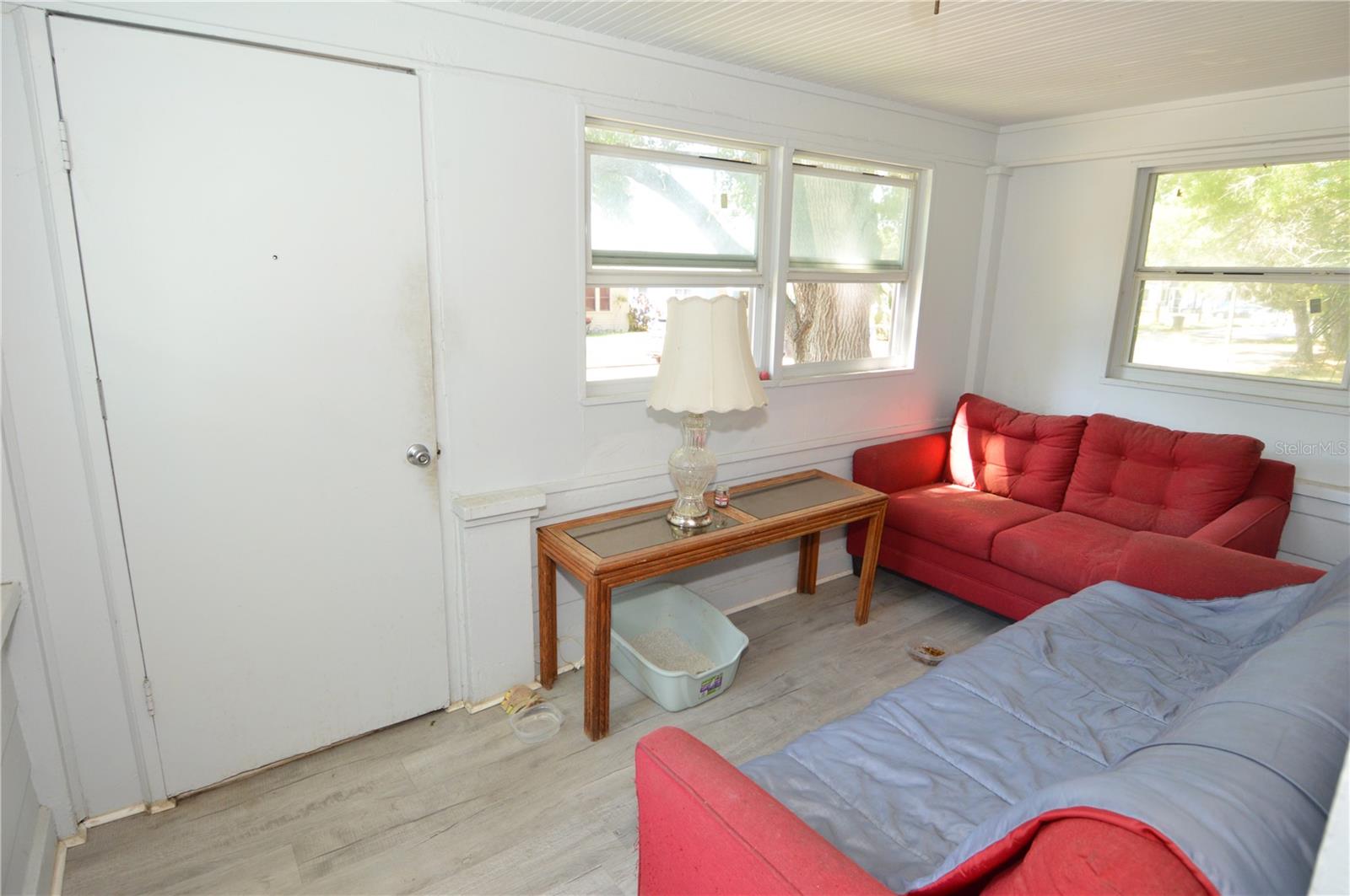 Image 11 of 53 For 2351 25th Avenue S