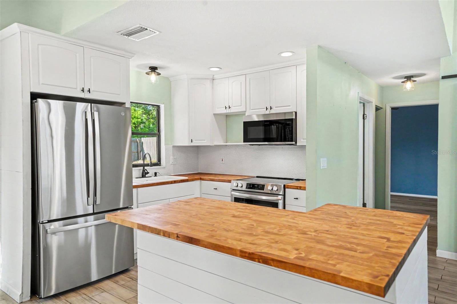 Image 16 of 34 For 2726 Blossom Lake Drive