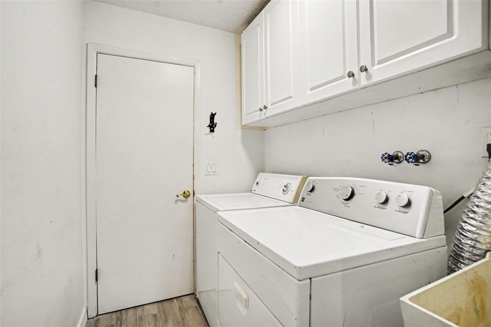 Image 28 of 34 For 2726 Blossom Lake Drive