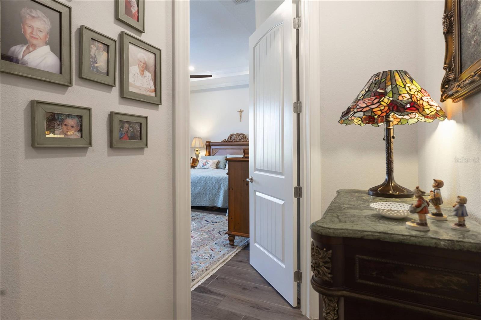 Listing photo id 19 for 19267 Ship Wheel Way