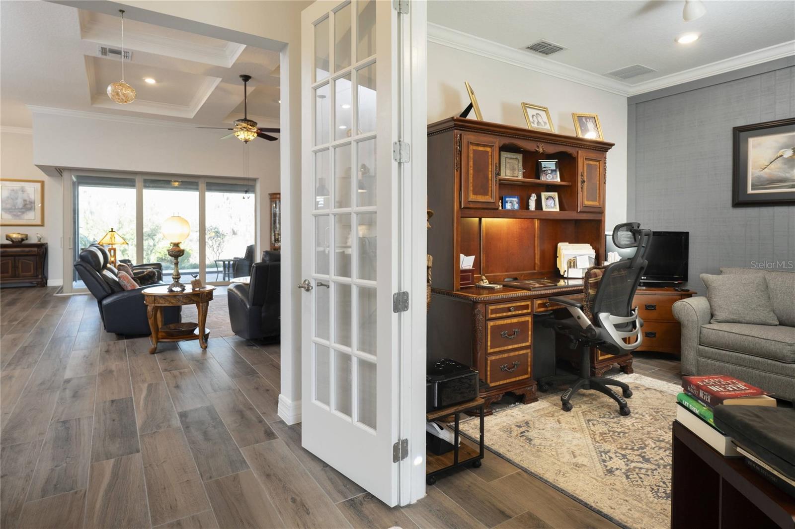 Listing photo id 2 for 19267 Ship Wheel Way