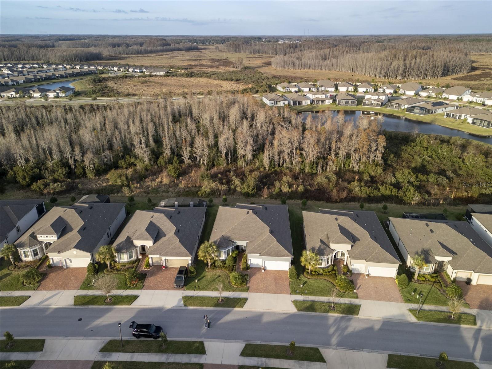 Listing photo id 40 for 19267 Ship Wheel Way