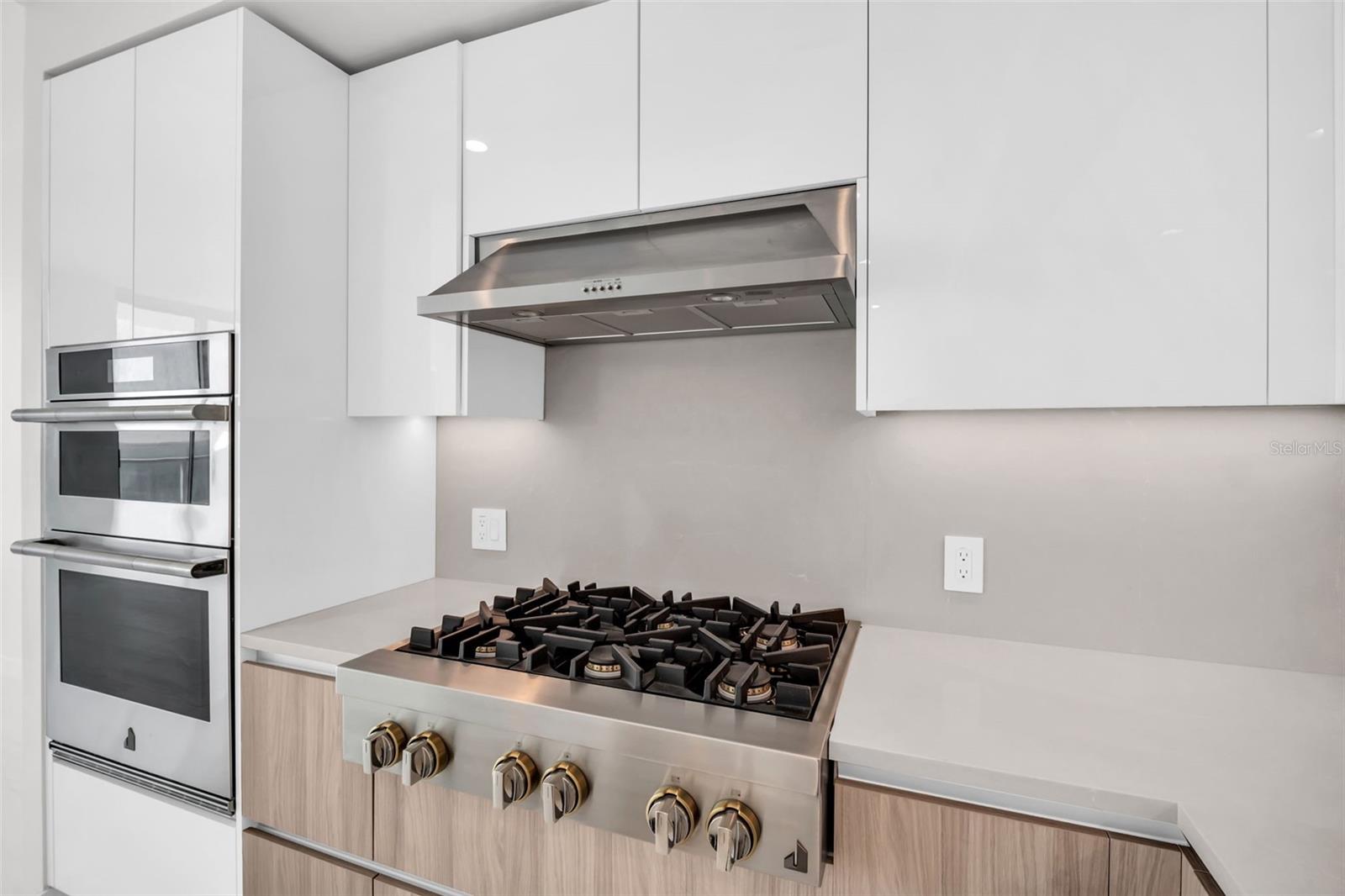 Image 6 of 80 For 400 Central Avenue 3606