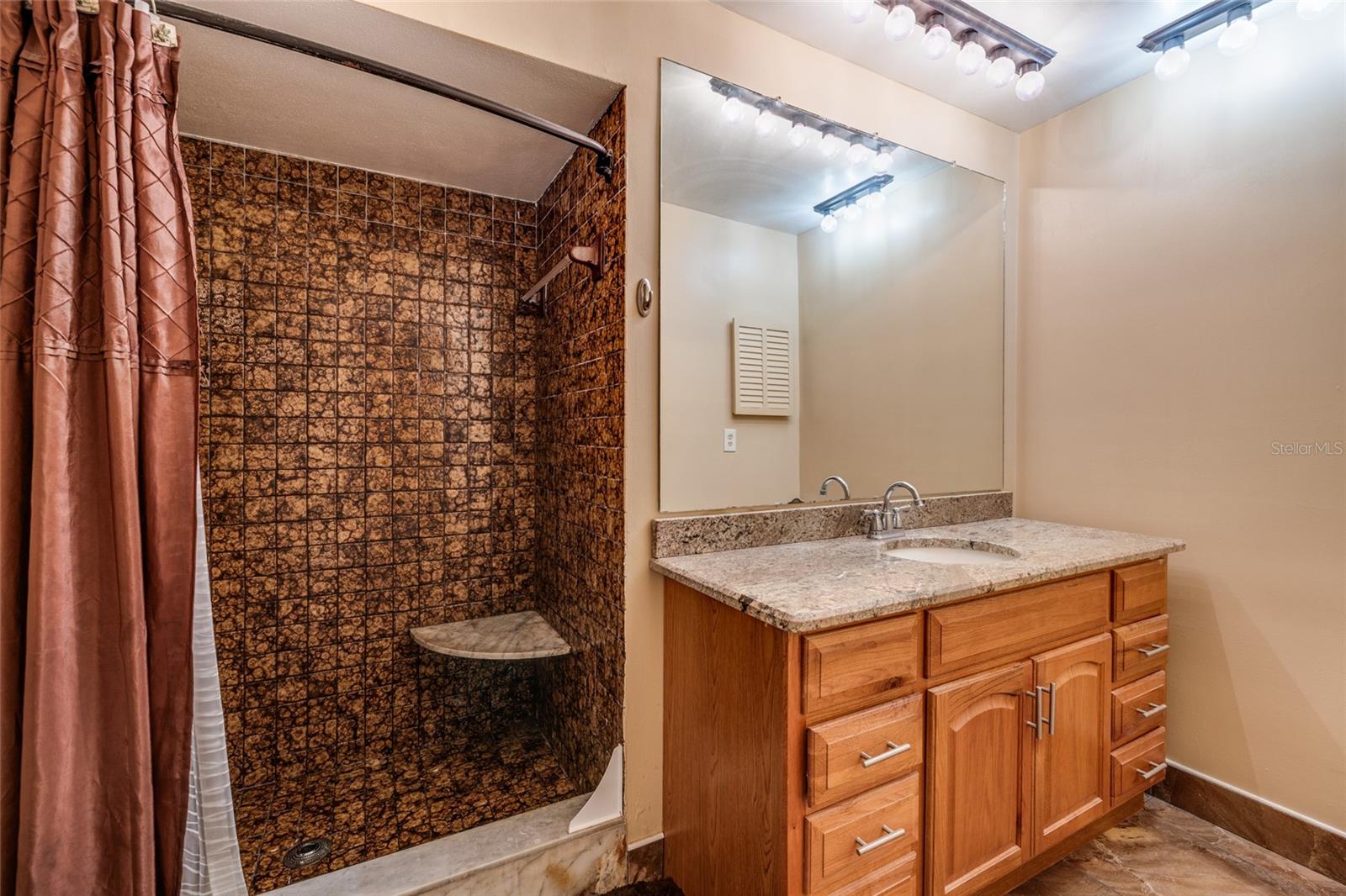 Image 22 of 72 For 1449 45th Avenue Ne