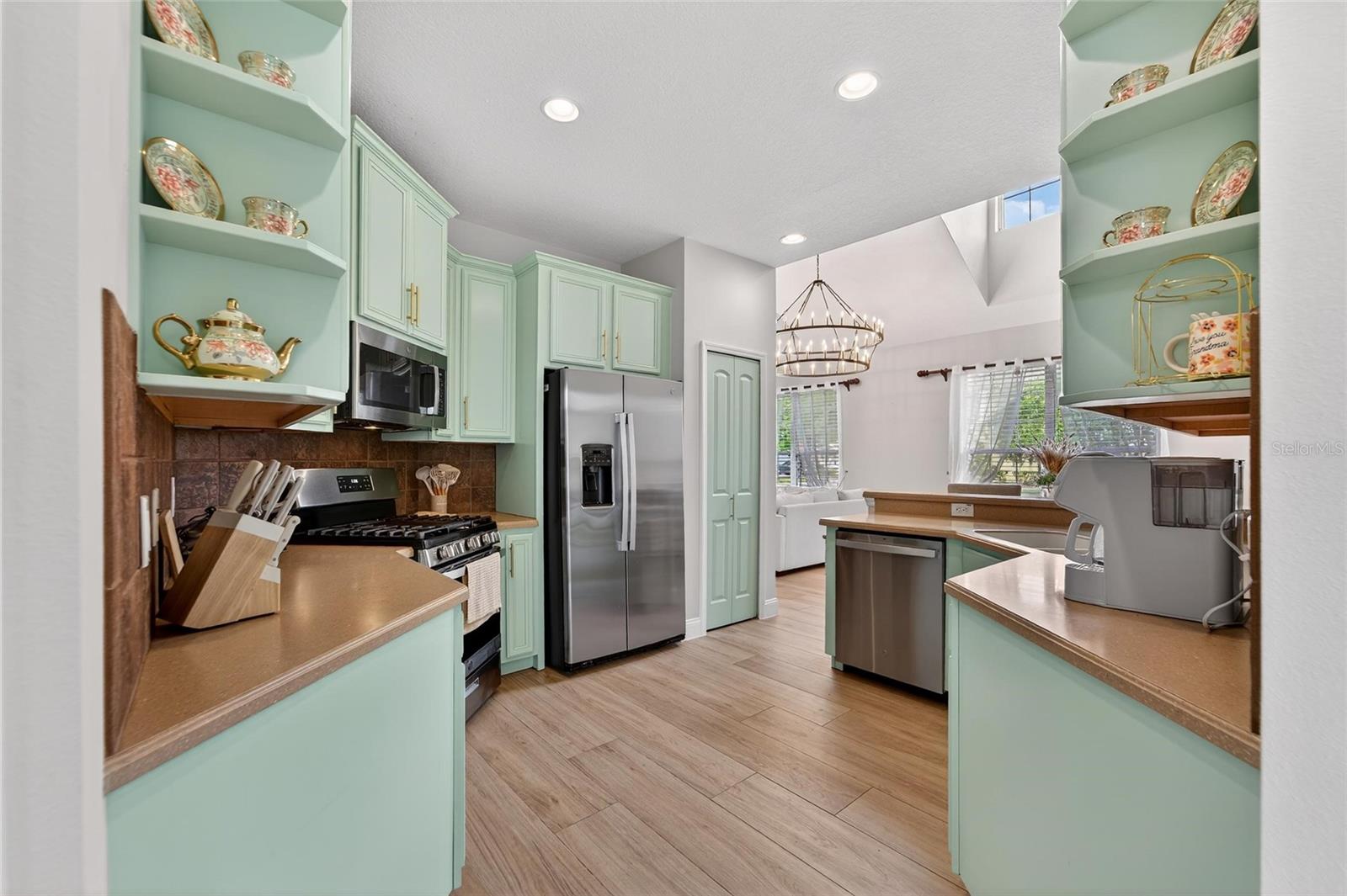 Image 13 of 63 For 20053 Heritage Point Drive