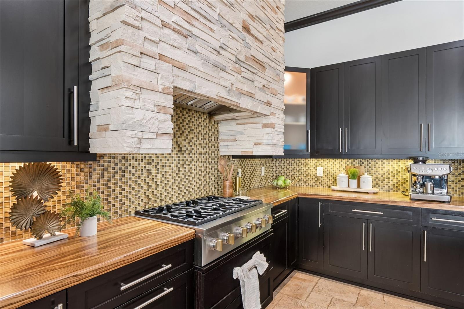 Image 25 of 67 For 108 Bayside Drive