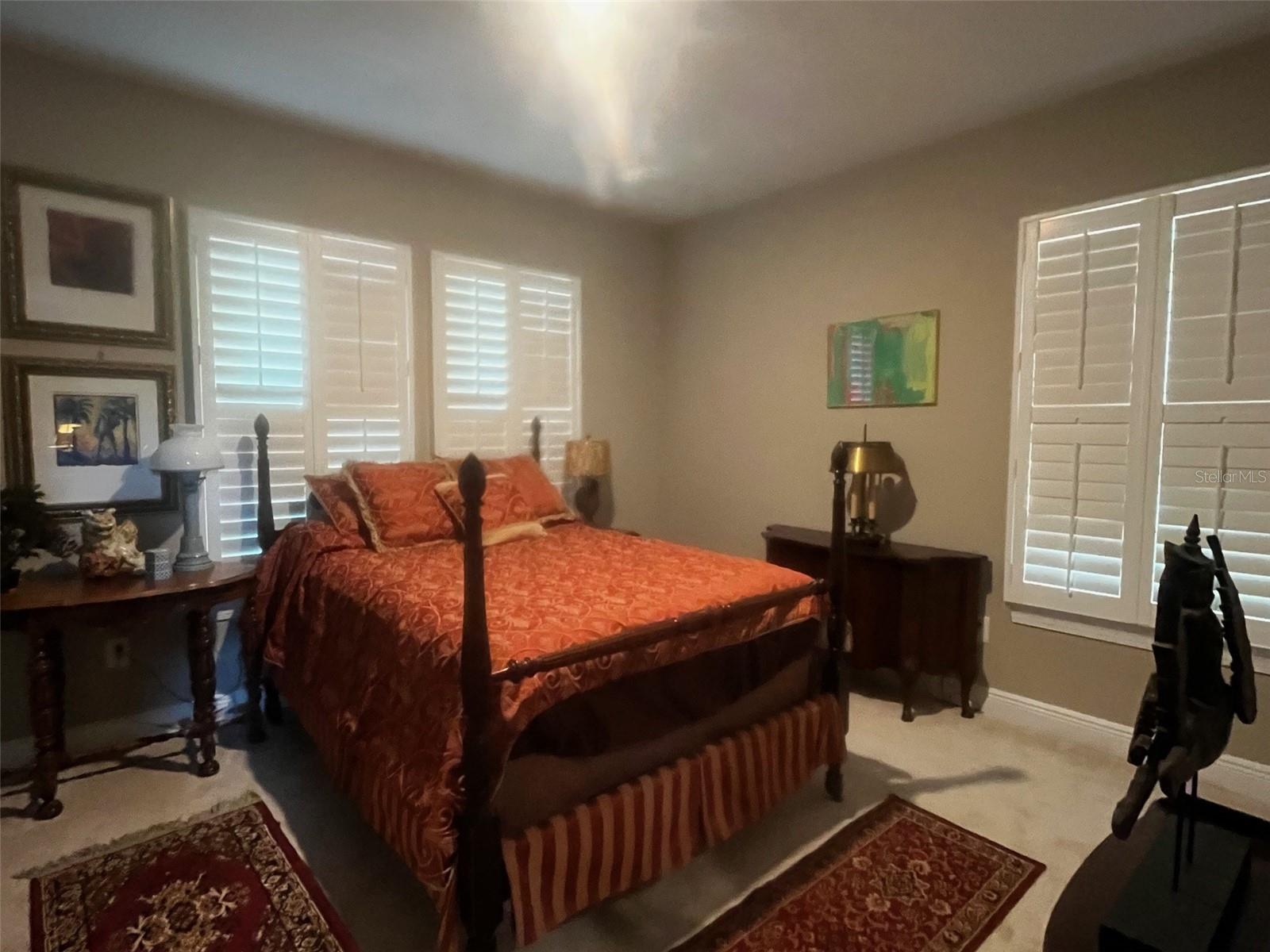 Listing photo id 4 for 710 36th Avenue N