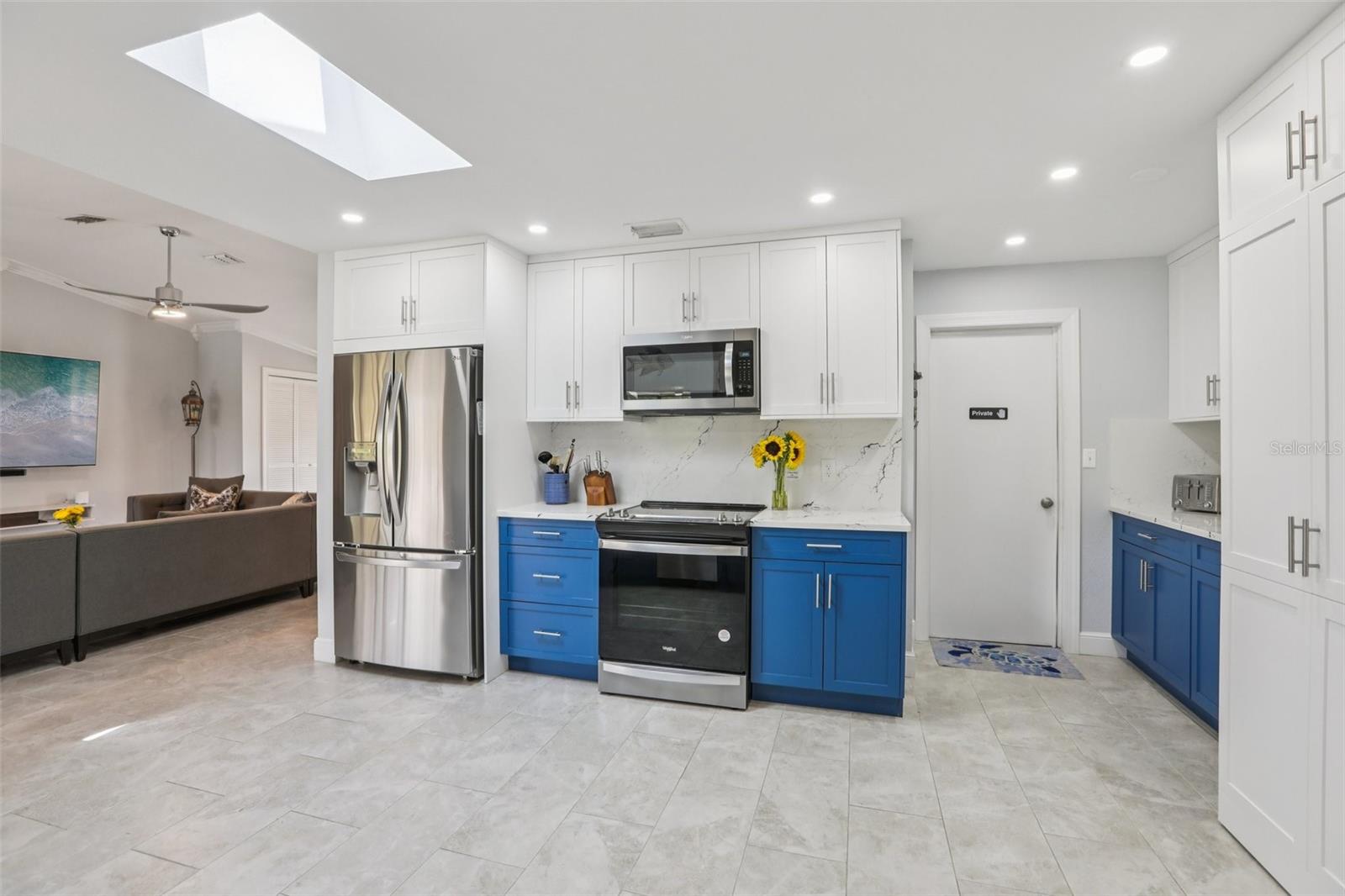 Image 11 of 34 For 5916 Oakhurst Drive