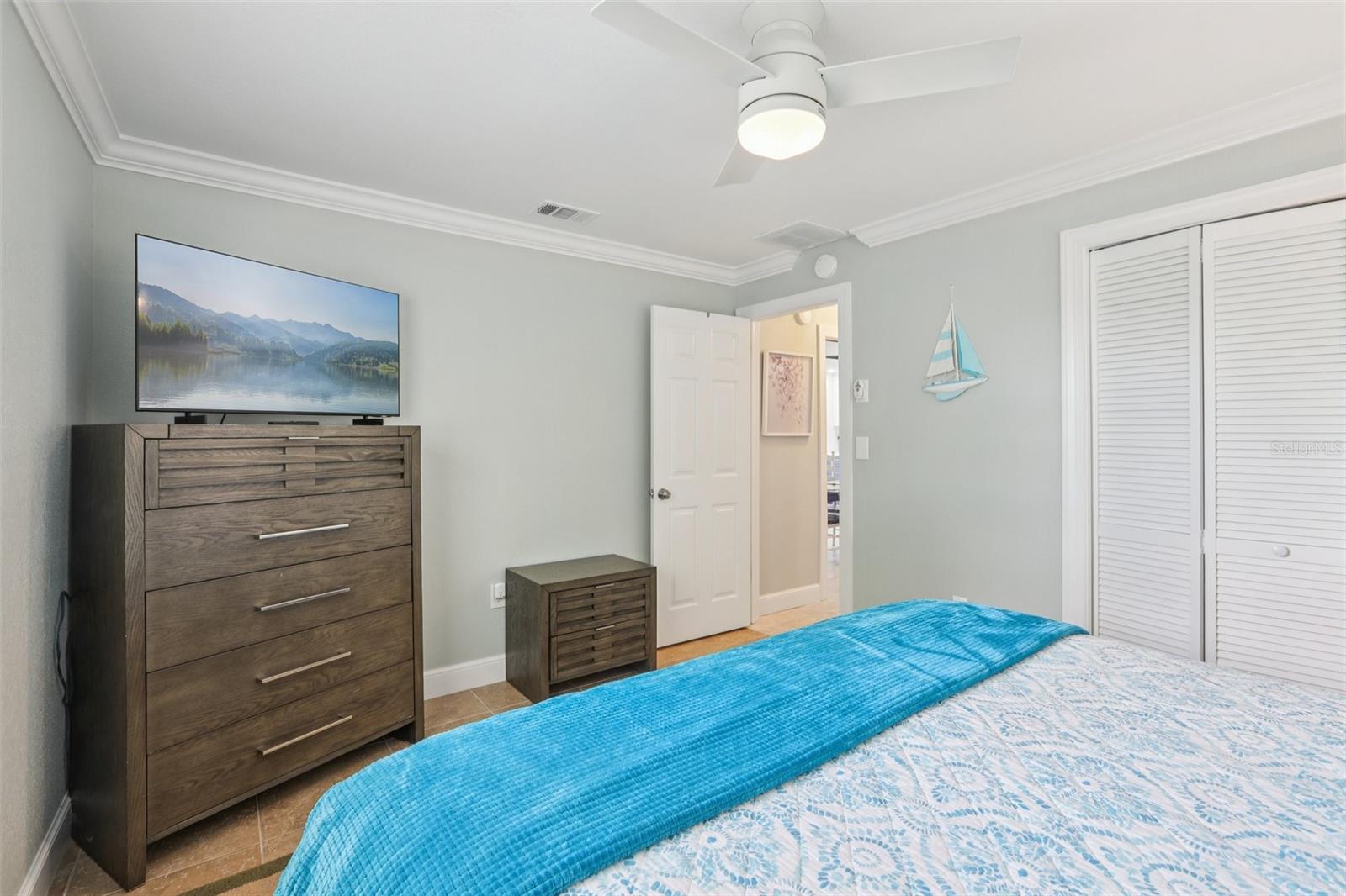 Image 19 of 34 For 5916 Oakhurst Drive