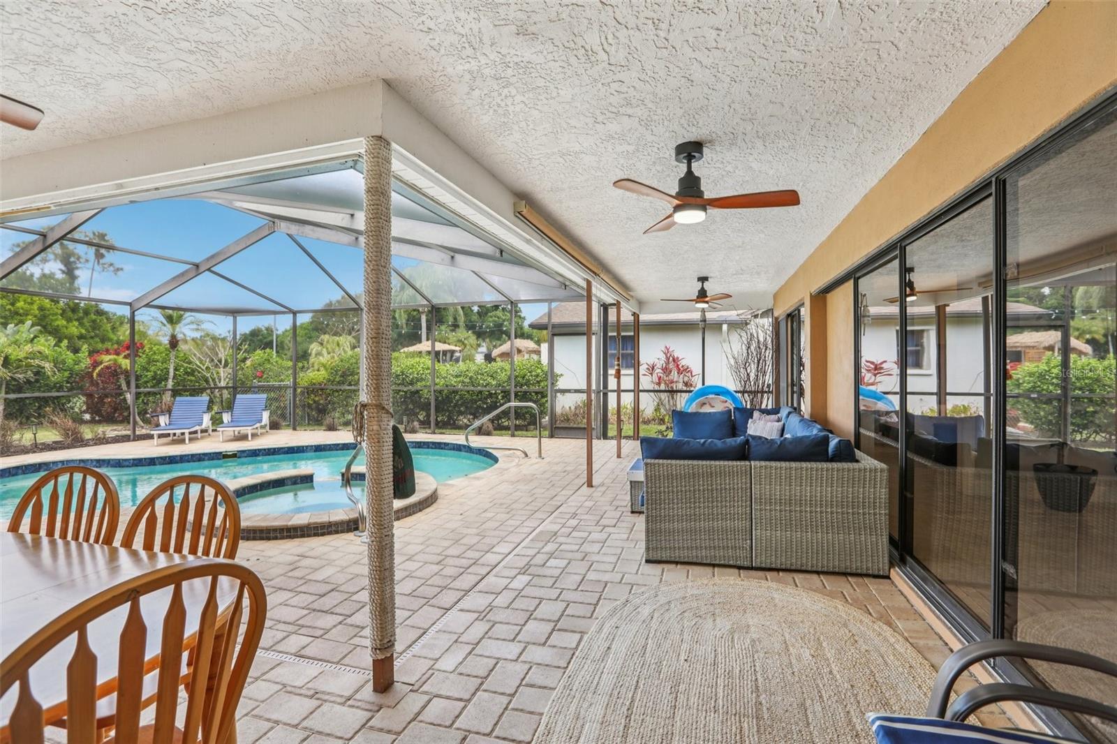 Image 26 of 34 For 5916 Oakhurst Drive