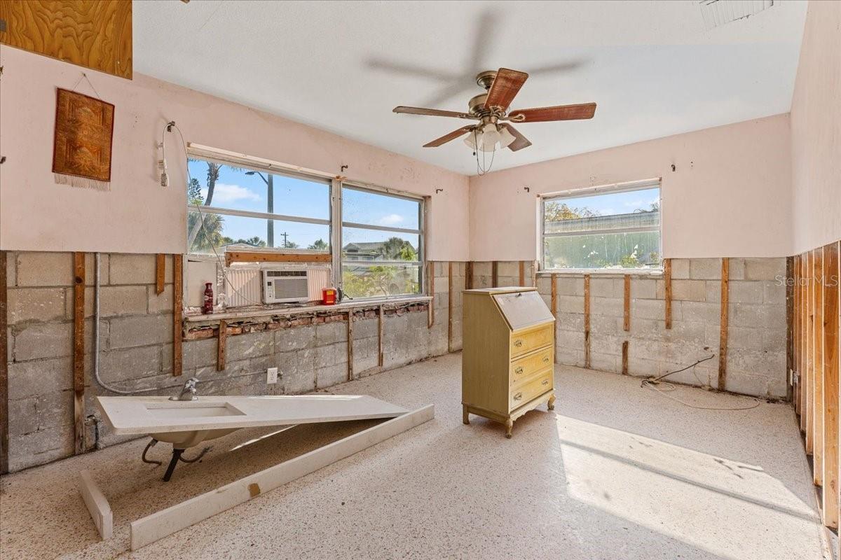 Image 16 of 35 For 6971 Grande Vista Way S