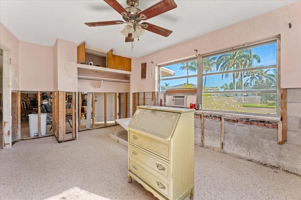 Image 18 of 35 For 6971 Grande Vista Way S