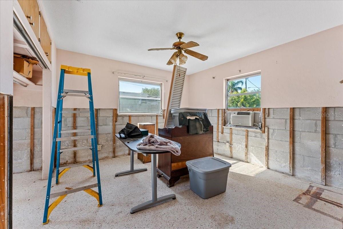 Image 19 of 35 For 6971 Grande Vista Way S