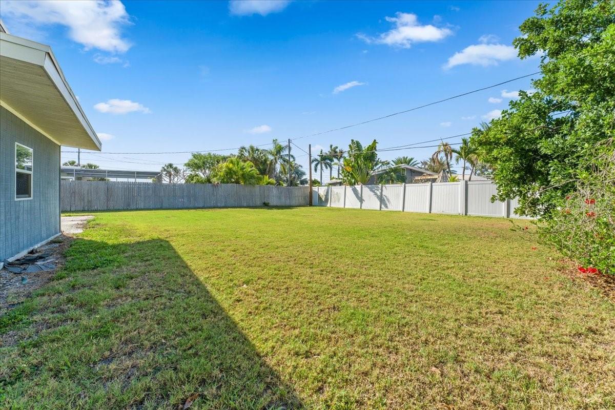 Image 6 of 35 For 6971 Grande Vista Way S