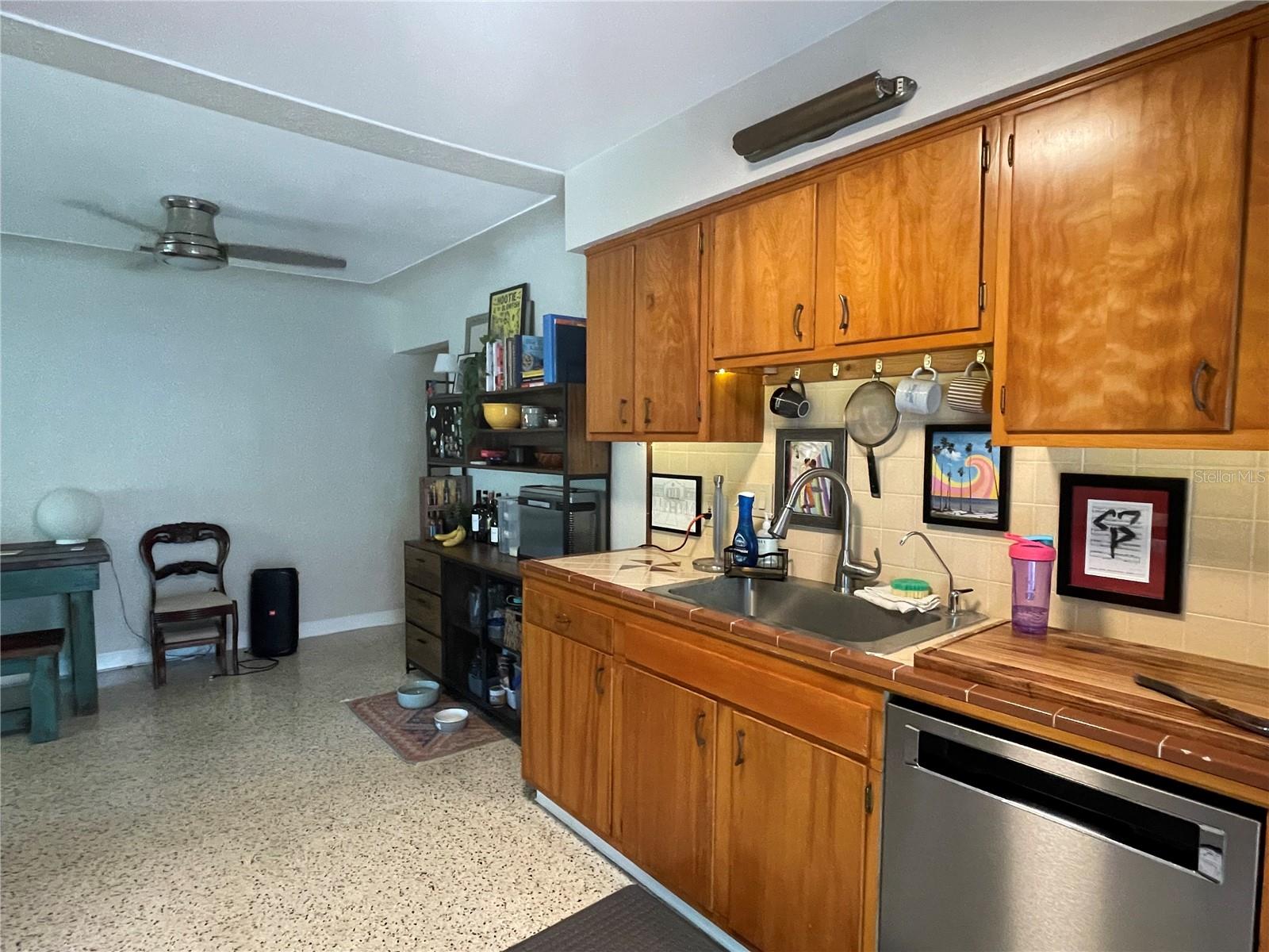 Image 13 of 52 For 807 26th Avenue N