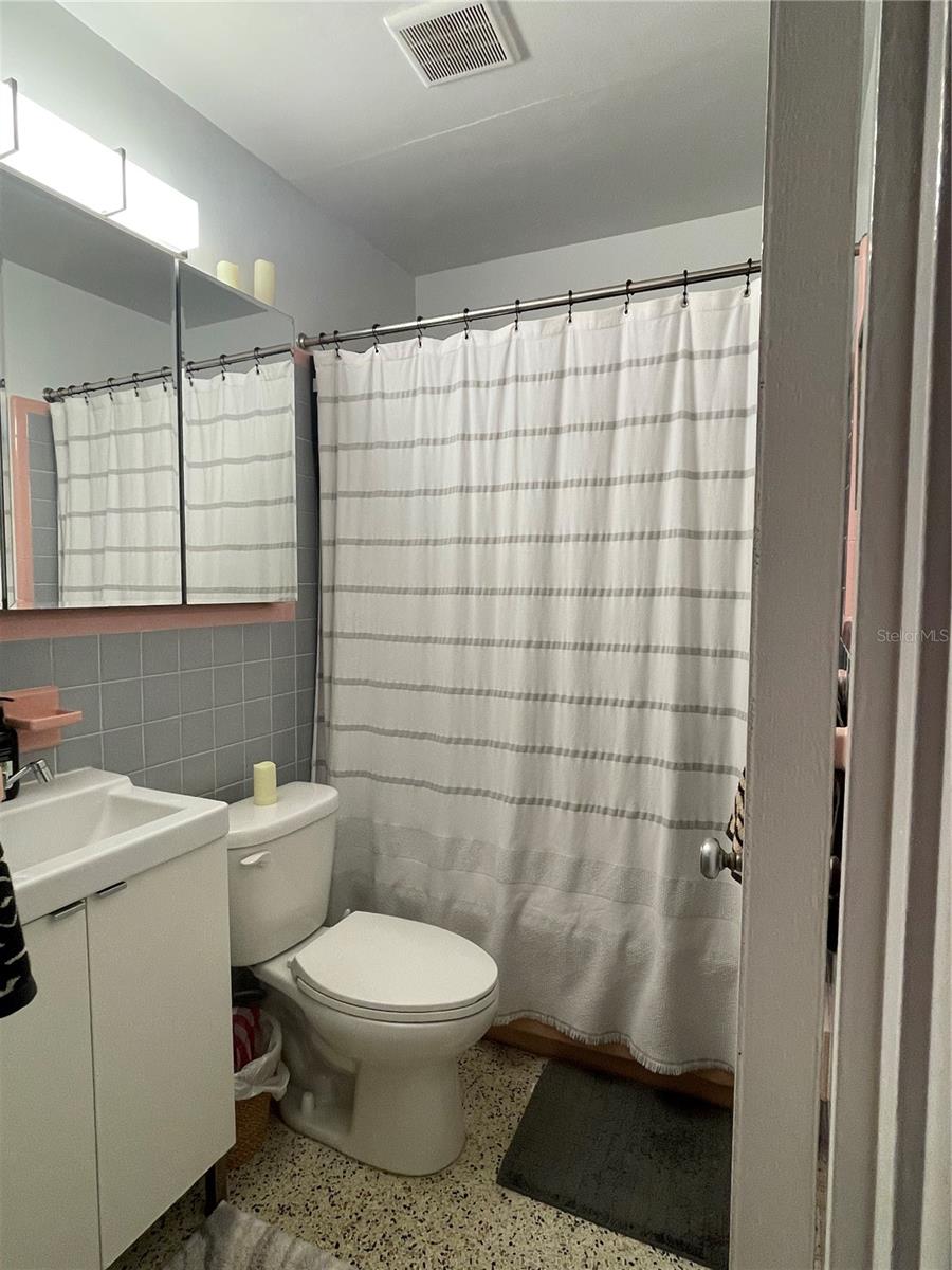 Image 18 of 52 For 807 26th Avenue N