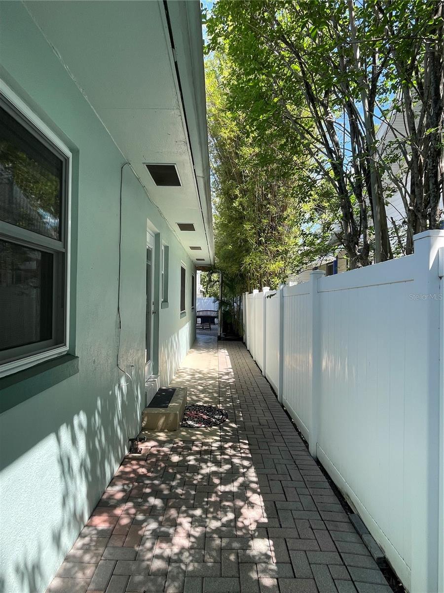 Image 22 of 52 For 807 26th Avenue N