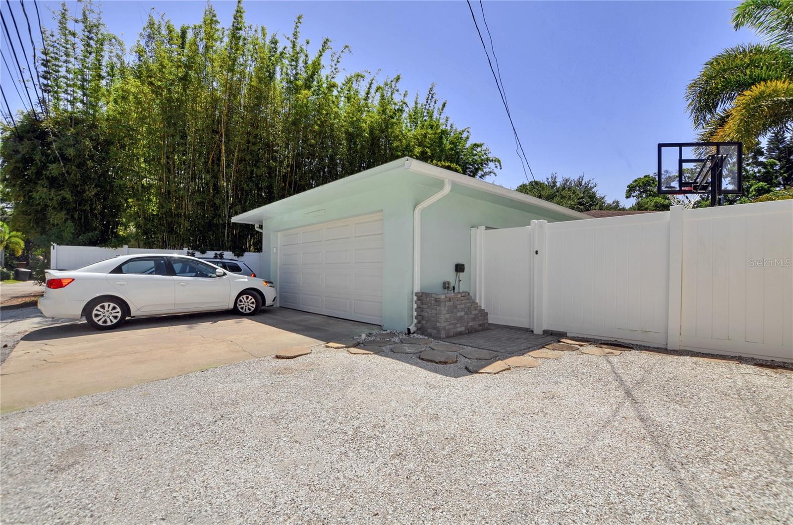 Image 34 of 52 For 807 26th Avenue N