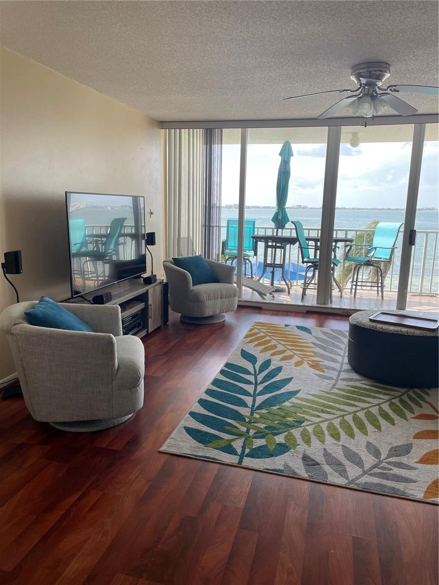 Image 2 of 11 For 5155 Isla Key Boulevard S 307