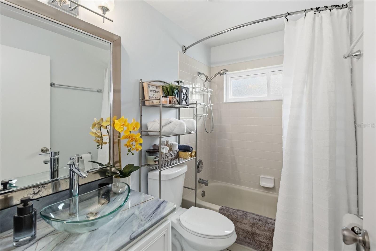 Image 13 of 37 For 148 Weathersfield Avenue