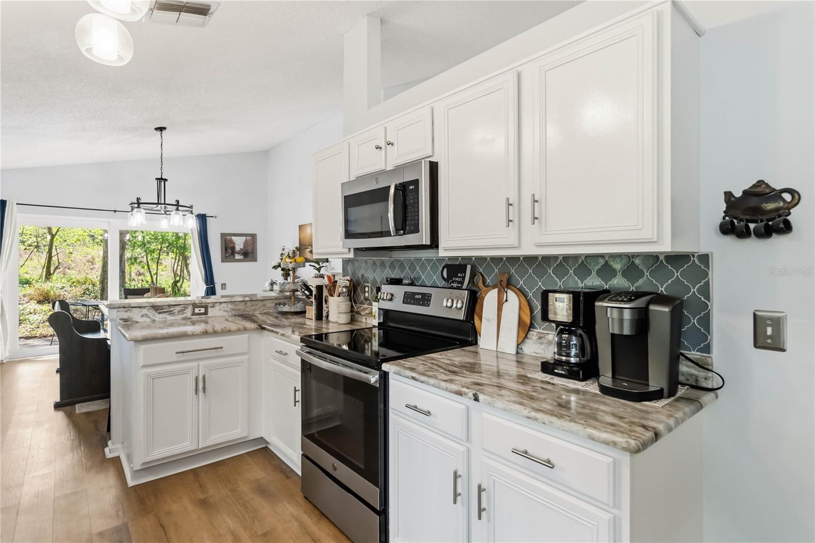 Image 20 of 37 For 148 Weathersfield Avenue