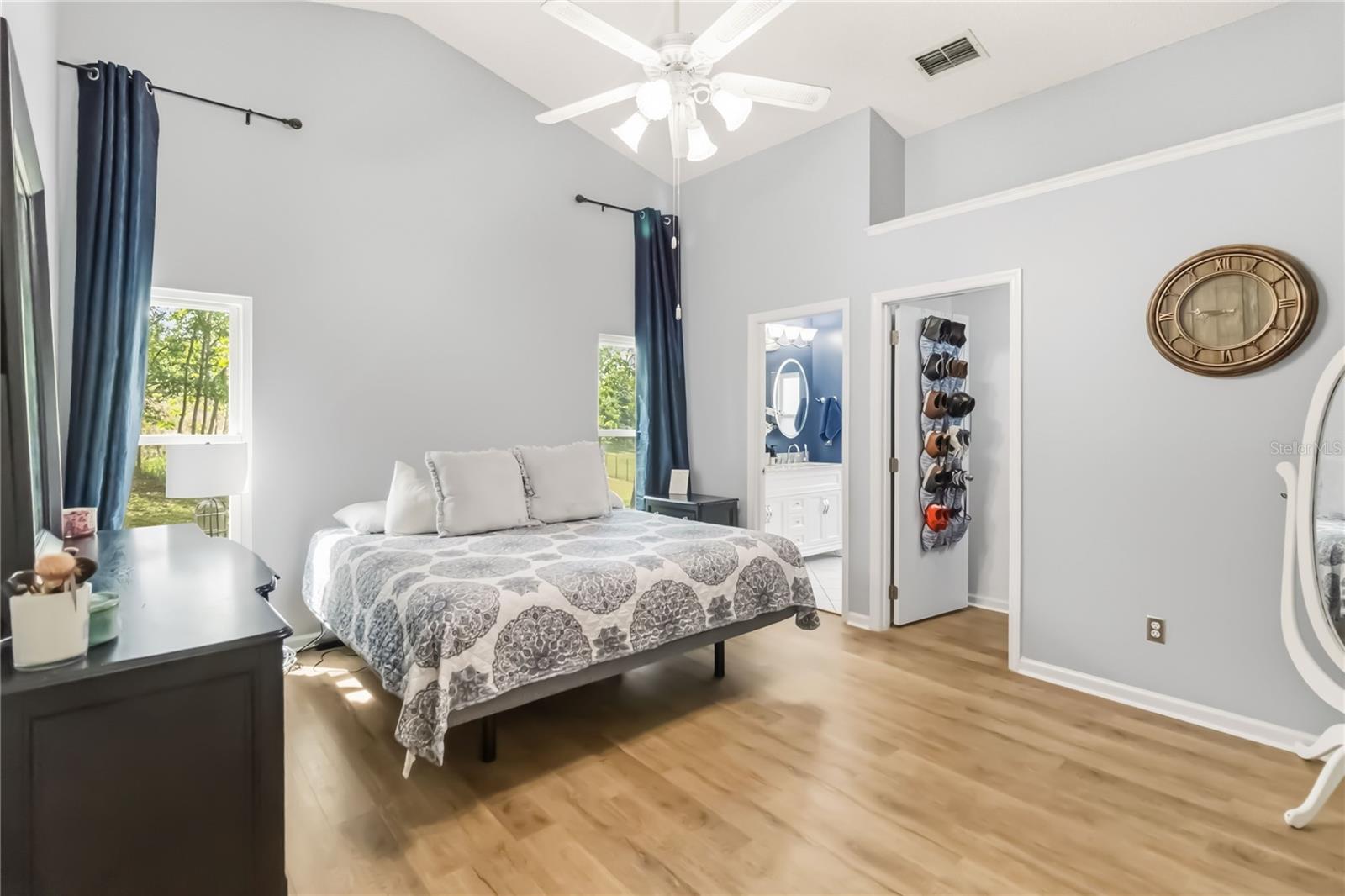 Image 5 of 37 For 148 Weathersfield Avenue