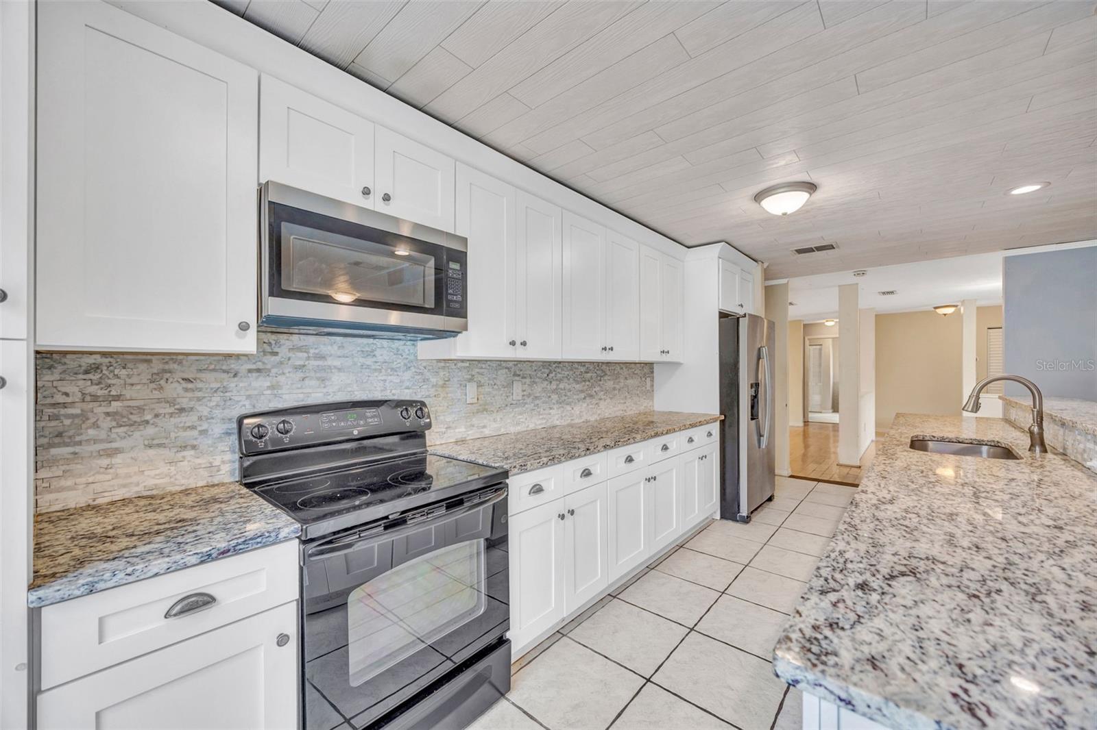 Image 10 of 53 For 407 1st Avenue Ne