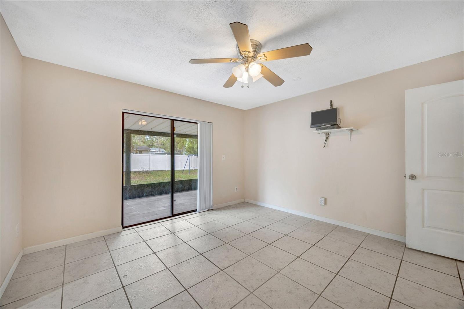 Image 13 of 53 For 407 1st Avenue Ne