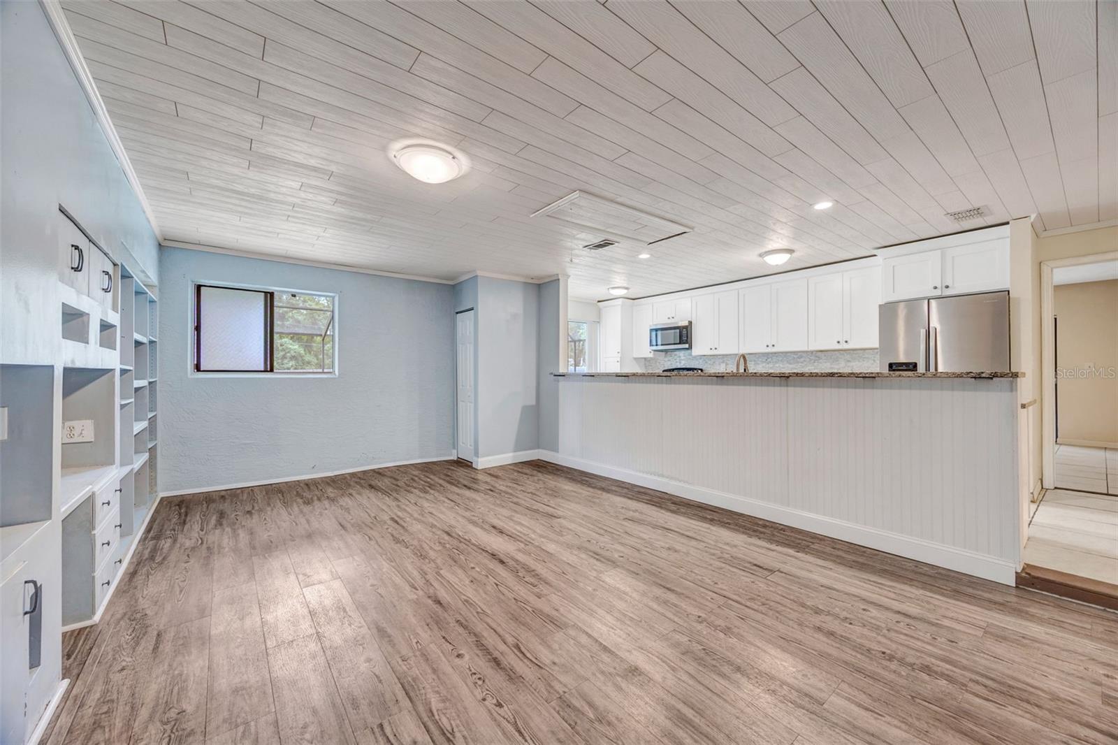 Image 17 of 53 For 407 1st Avenue Ne