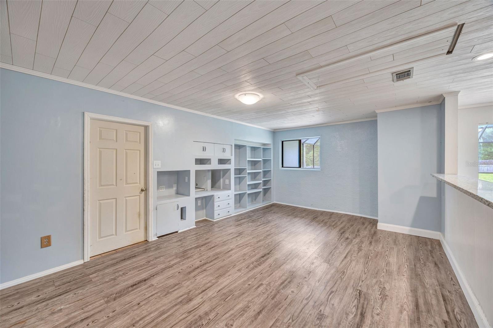 Image 20 of 53 For 407 1st Avenue Ne