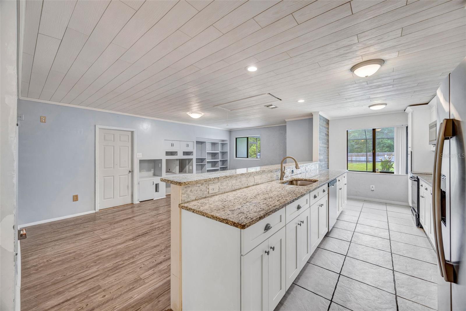 Image 21 of 53 For 407 1st Avenue Ne