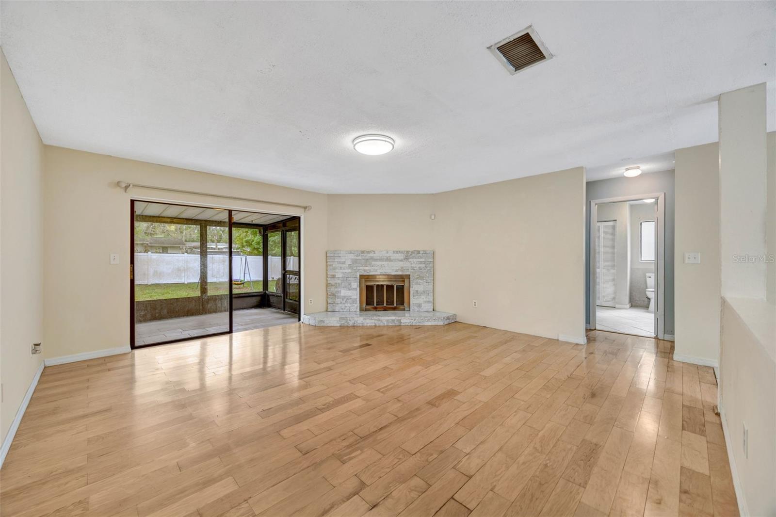 Image 26 of 53 For 407 1st Avenue Ne