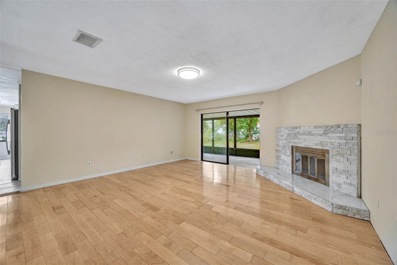 Image 28 of 53 For 407 1st Avenue Ne